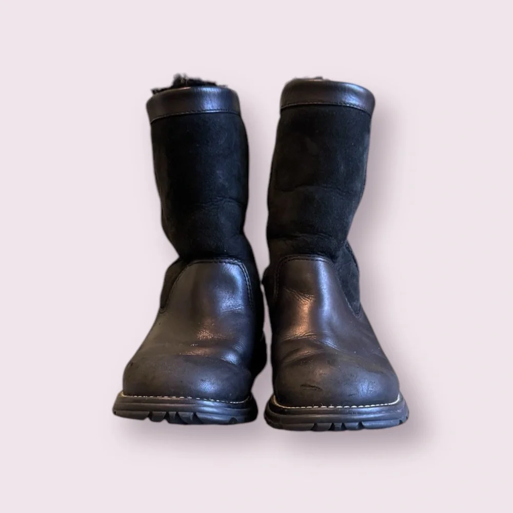 Women’s Ugg Boots - Picture 3 of 7